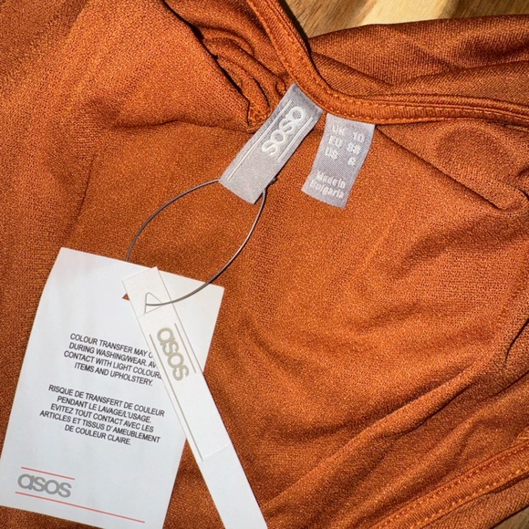 ASOS DESIGN halter trapeze pleated maxi dress with ring detail - Picture 5 of 8